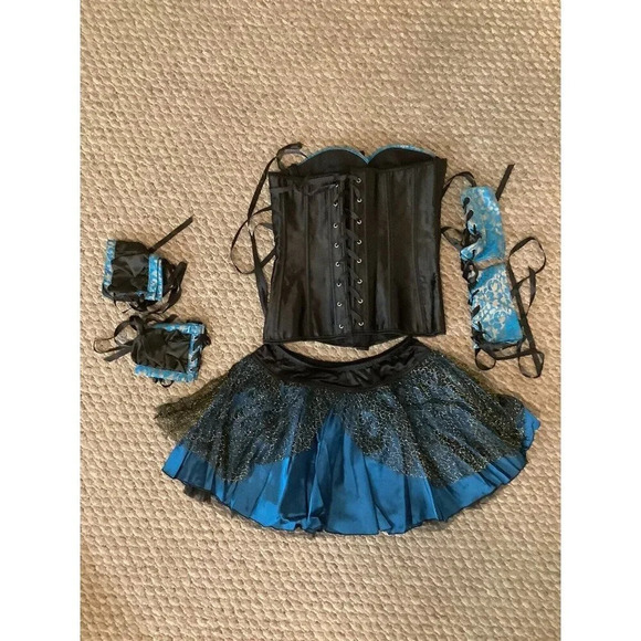 Talia Corset Size Small, Skirt, Arm Bands, And Wrist Bands. New - Picture 2 of 3
